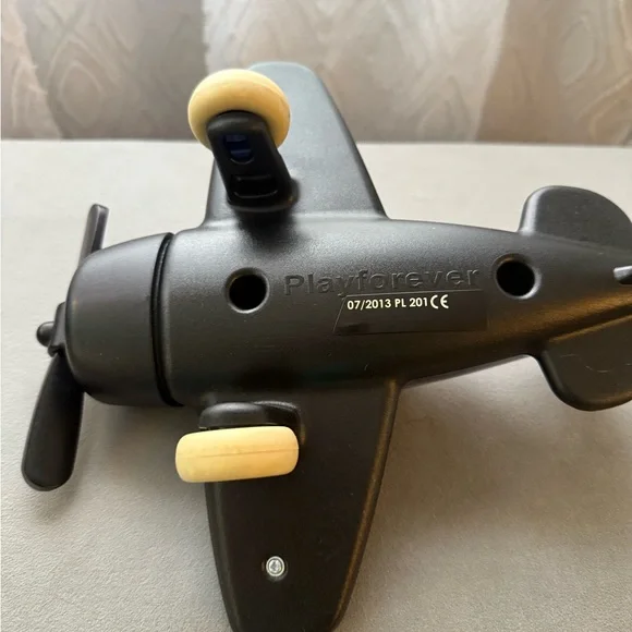 Playforever Classic Aeroplane - Picture 2 of 3